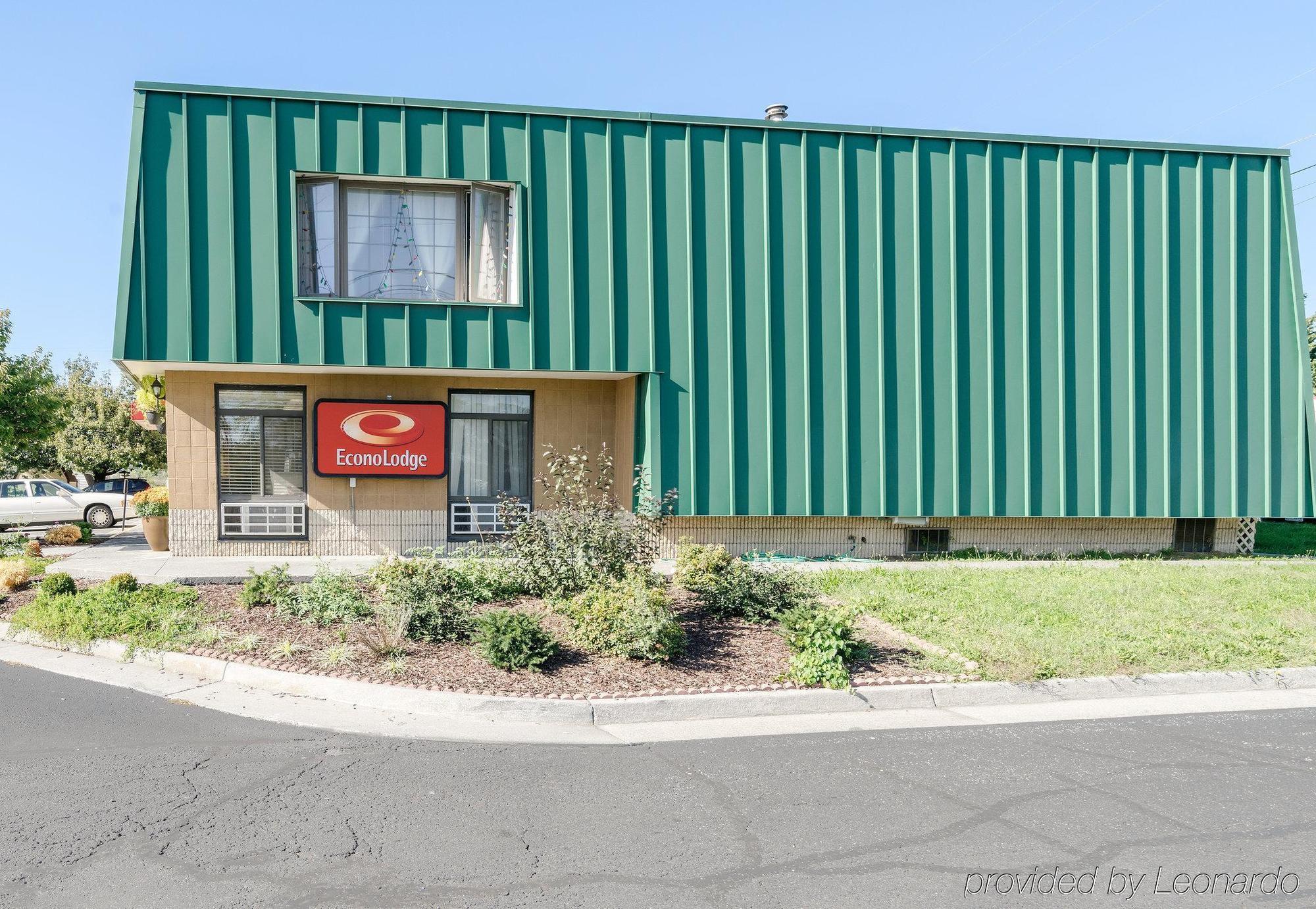 Days Inn By Wyndham Winchester Exterior photo